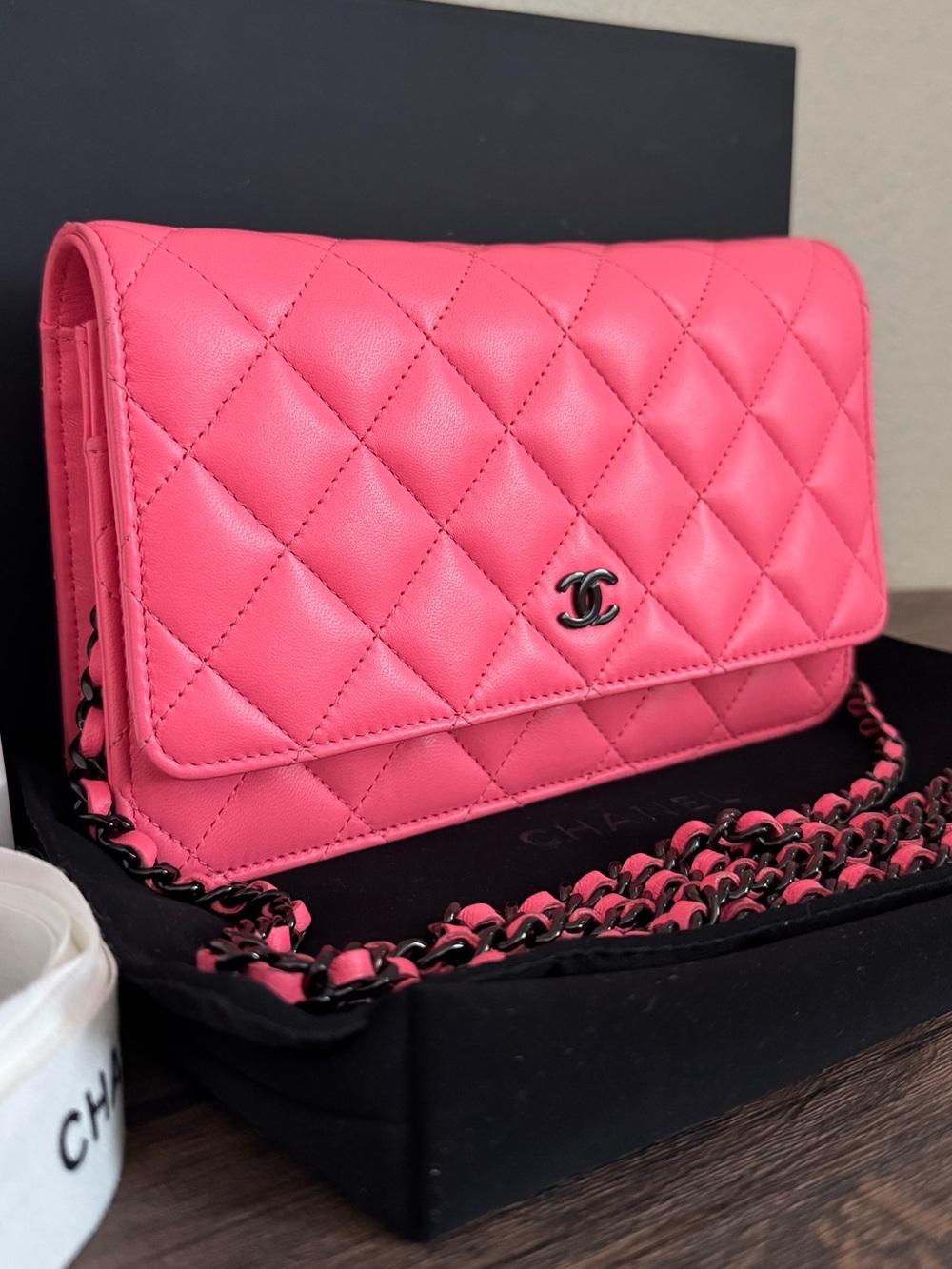 CHANEL 2024 Hot Pink Lambskin Leather Wallet on Chain with Black Hardware - Picture 10 of 10